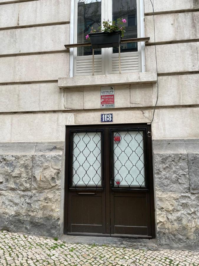 Pensión Bordeaux M1 R3 - & Comfortable Double With Private Patio & Shared Bathroom *