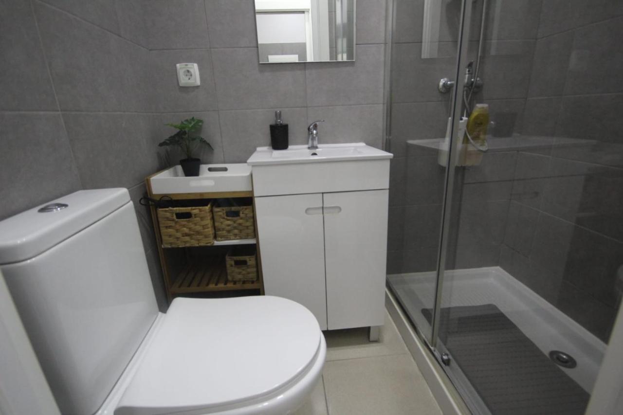 Bordeaux M1 R3 - & Comfortable Double With Private Patio & Shared Bathroom Gæstehus Lisboa